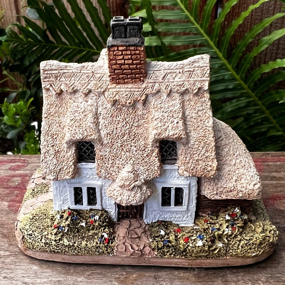 Lilliput Lane Ceramic Clare Cottage House